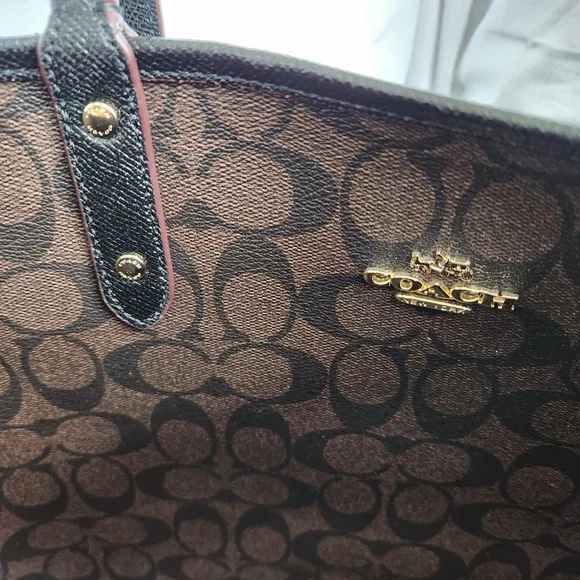 Coach Convertible Tote With 2 Clutch Inserts - Picture 5 of 8